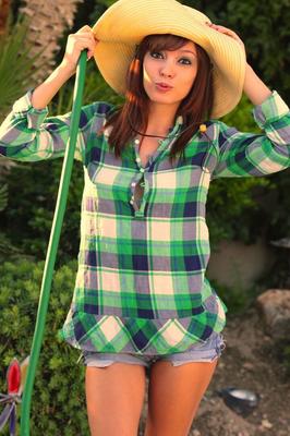 15P This Years Model Ashley Doll is the TYM Gardener