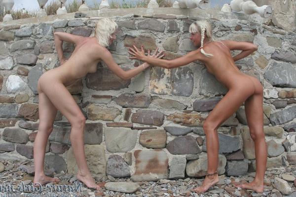 16P Природа Девушки На Улице Лесбиянки Блондинки