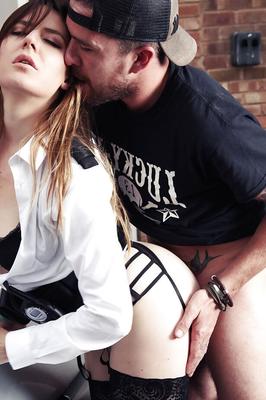 16P Slutty officer Samantha Bentley gets a hardcore pussy slamming outside