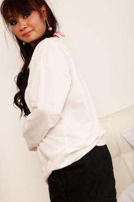 18P Cute shy Asian Song shows her shapely figure naked on the hotel bed