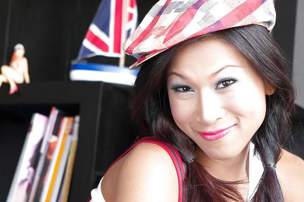 16P Cute Asian shemale CK gets naked and jerks off at the office