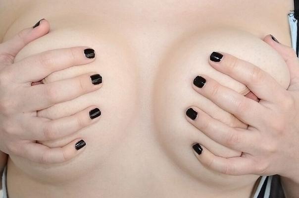 16P Determined pornstar babe  Velma Dearmond squeezes her bottles