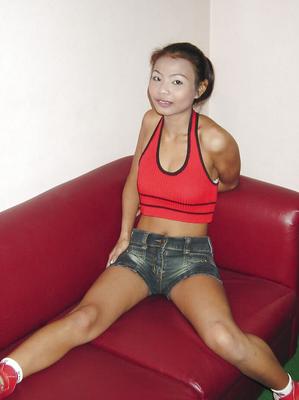 16P 硬い乳首と毛深いクイムで巨乳を晒す愛らしいタイ人美女