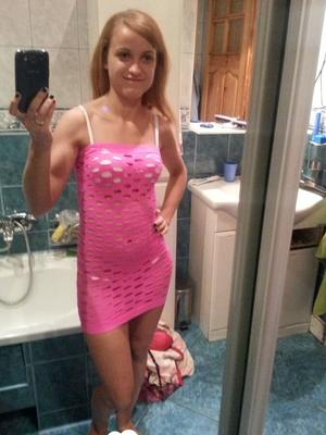 14P Skinny redheaded amateur hikes up her pink dress & takes selfies in the mirror