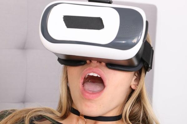 12P Blonde teen Khloe Kapri masturbates while wearing VR goggles