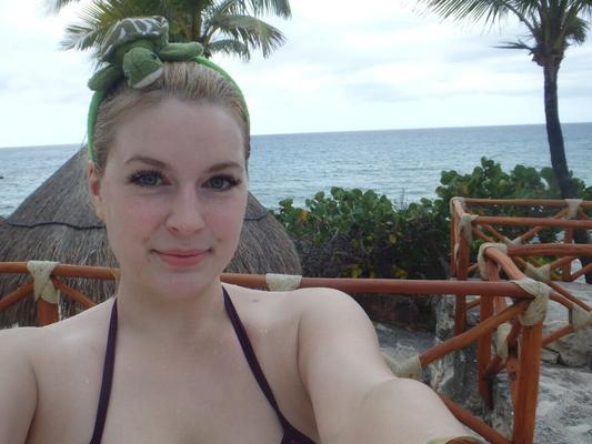 12P Blonde amateur Danielle shows her big butt and boobs while on vacation