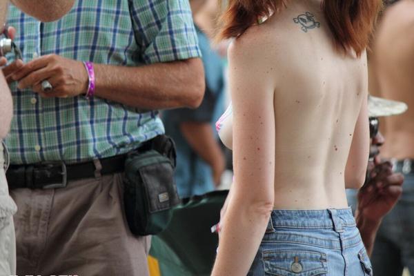 12P Lots of random people getting naked at this outdoor public nudity party
