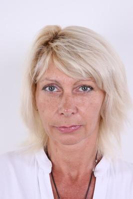15P Aged Euro lady Beata tries nude modeling to pay mounting bills