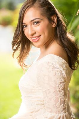 15P 美しい花嫁サラ・ラヴヴが結婚式の日にヌードポーズをとる