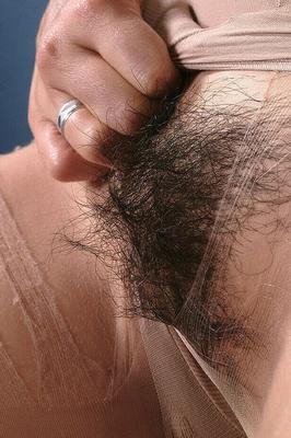 16P かわいいラティーナの初めてのセックス的なパンストを下ろして毛むくじゃらのおまんこを露出させる