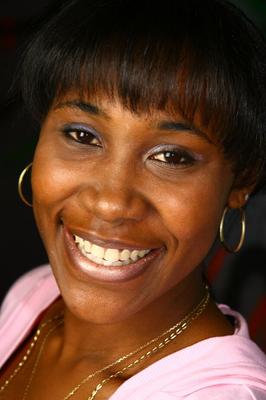 17P Smiley ebony MILF Nikole Richie getting covered in jizz through a gloryhole