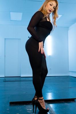 21P Superb MILFs Sovereign Syre and Lea Lexis reveal their natural tits