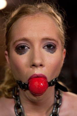 21P The Training Of O Lilla Katt, Nicki Blue, Sophie Monroe