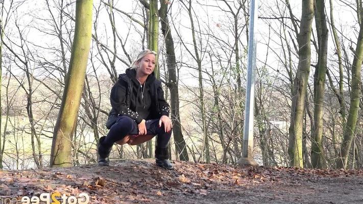 15P Licky Lex relieves herself on country path