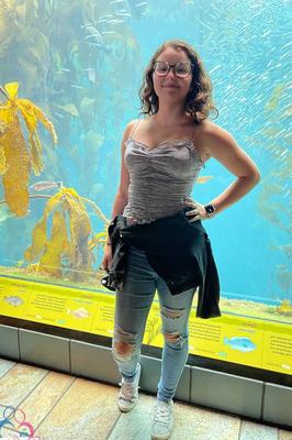 21P Nerdy girlfriend Leana Lovings poses by the sea & shows her twat at home