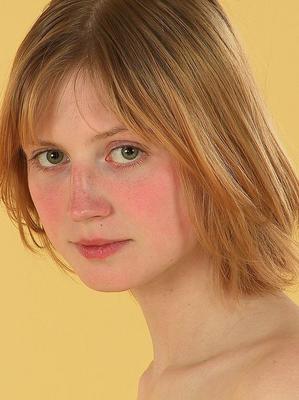 21P-Europaneuling Lettie zieht sich beim Casting aus