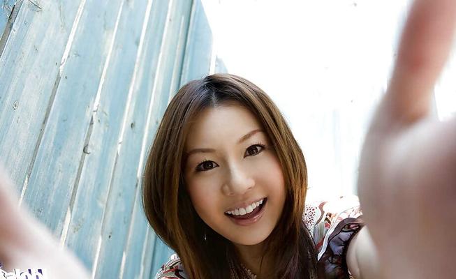 15P Smiley asian cutie Tatsumi Yui slowly stripping off her clothes