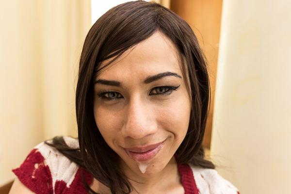 16P Ladyboy Gold Sara
