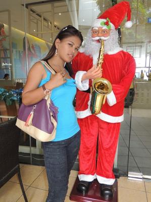 18P Filipina first timer sports the wet look while fucking a foreigner