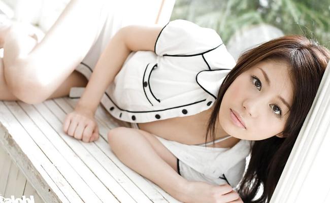 16P Slim asian teen hottie Takami Hou stripping off her clothes