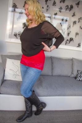 16P Smiling mature fatty climbs out of her jeans and exposes her big floppy boobs