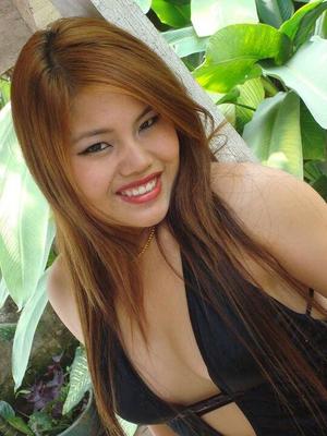 14P Asian girls with pretty faces show their bare legs while modeling non nude
