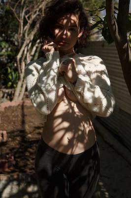 12P Teen girlfriend Gigi Matthews exposes her underboob and ass crack outdoors