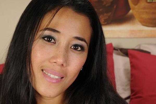 16P Foxy babe Sasha Ming prefers reaching sexual peak all alone