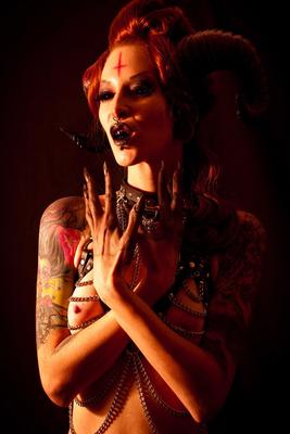15P Devilishly Dark Gothic Fantasy Razor Candi