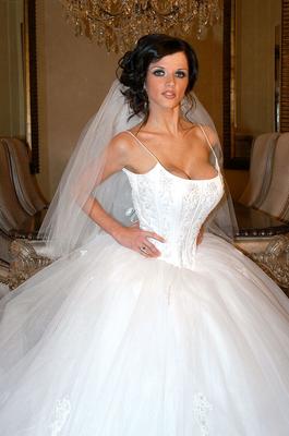 17P Slender bride Joslyn James reveals her big fake tits on the wedding bed