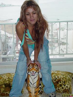 16P TS Ladies Tranny young shemale getting naked
