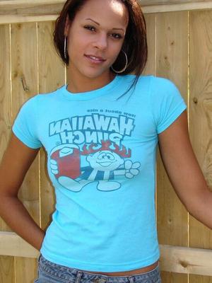 12P Teen amateur Karen exposes her uspkirt panties near a backyard fence