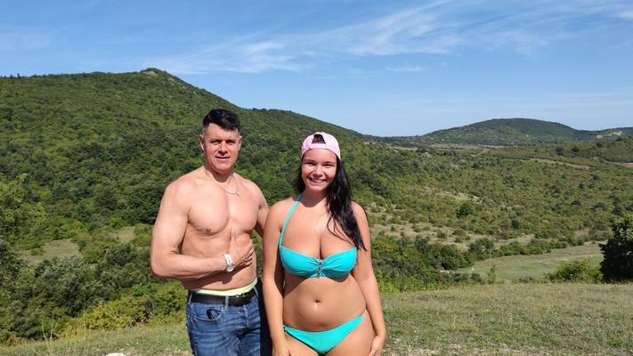 15P Chubby teen Sofia Lee frees her big natural tits from a bikini in the outdoors