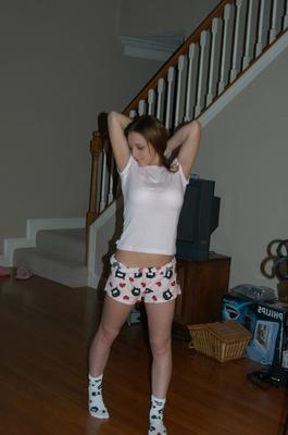 12P Amateur chick Nikki Sims eats berries and whip cream in her bra and socks