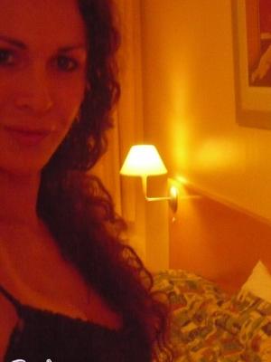 15P Latina Transexual Hottie Nikki Posando