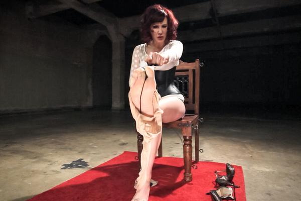 17P Foot fetish goddess Maitresse Madeline Marlowe pees on her own sexy feet