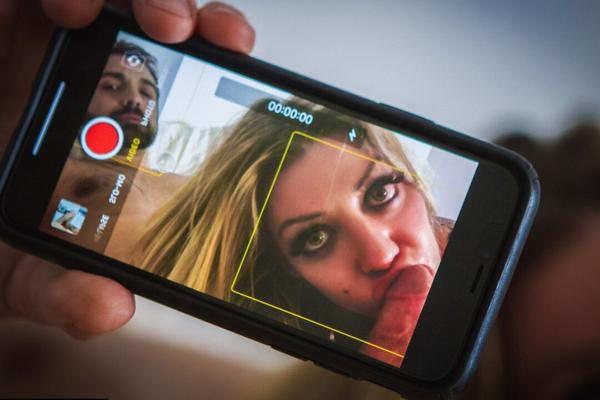20P 角質のカップル Donnie Rock と Karma Rx が自家製セックステープを作る