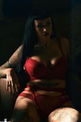 21P Big boobed model Cherrie Pie poses in her lingerie before going topless