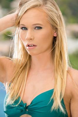 15P Chicas en bikini Marina Angel
