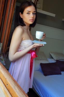21P スキニー セックスポット キーラ ブルー 大きなお尻でヌードをからかう
