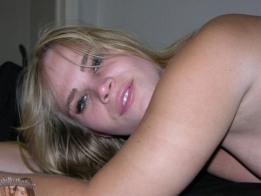 16P Natural blonde Madison gives a wave after her first nude modelling session