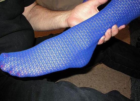 14P Foot Divas Serving Darian's feet