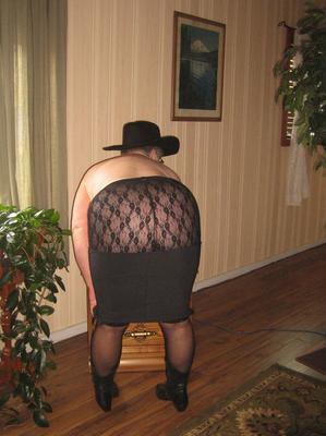 20P Fat oma Girdle Goddess strips naked in a cowgirl hat and boots