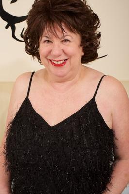 16P Mature fatty Speedy Bee uncovers her saggy breasts while wearing pantyhose