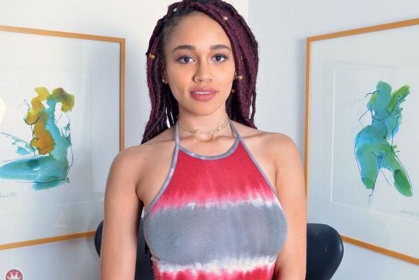 16P Black amateur Julie Kay shows off the inside of her pink pussy up close like