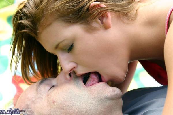 16P Cute teen and her older lover kissing and fucking in public