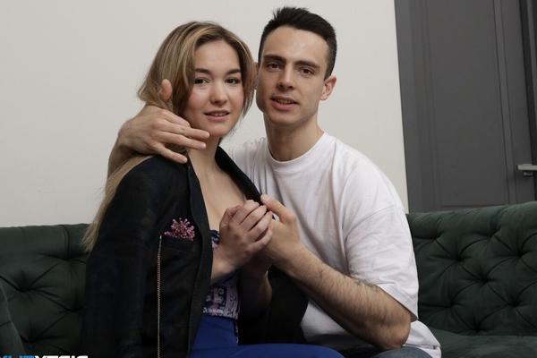 15P Что нужно, чтобы согреть этого милого ботаника в холодный день Горячий напиток