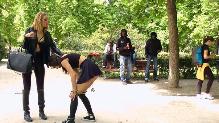 21P Public Disgrace Carolina Abril, Mona Wales, Xavi Tralla