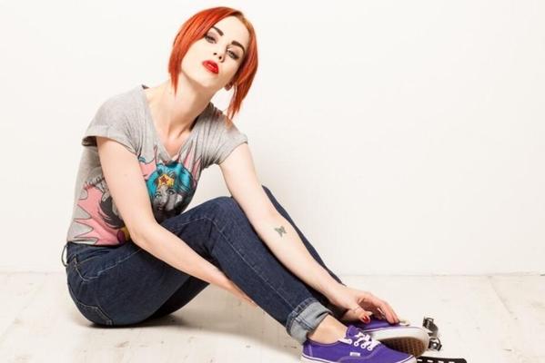 16P Black Fox Bound Redhead Cuffed in Jeans