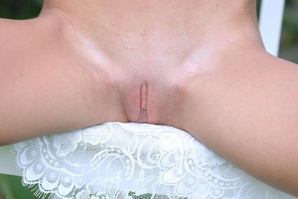 16P Leila Mazz gets naked to present how sexy she is with tan lines